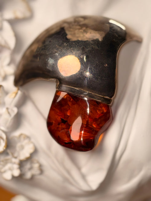 Collectors Baltic Amber, Sterling pendant